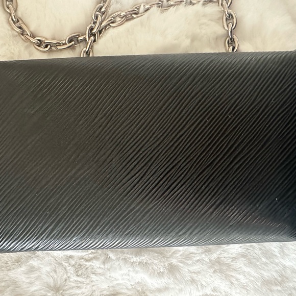 Louis Vuitton  Epi Twist Chain Wallet - Picture 10 of 12